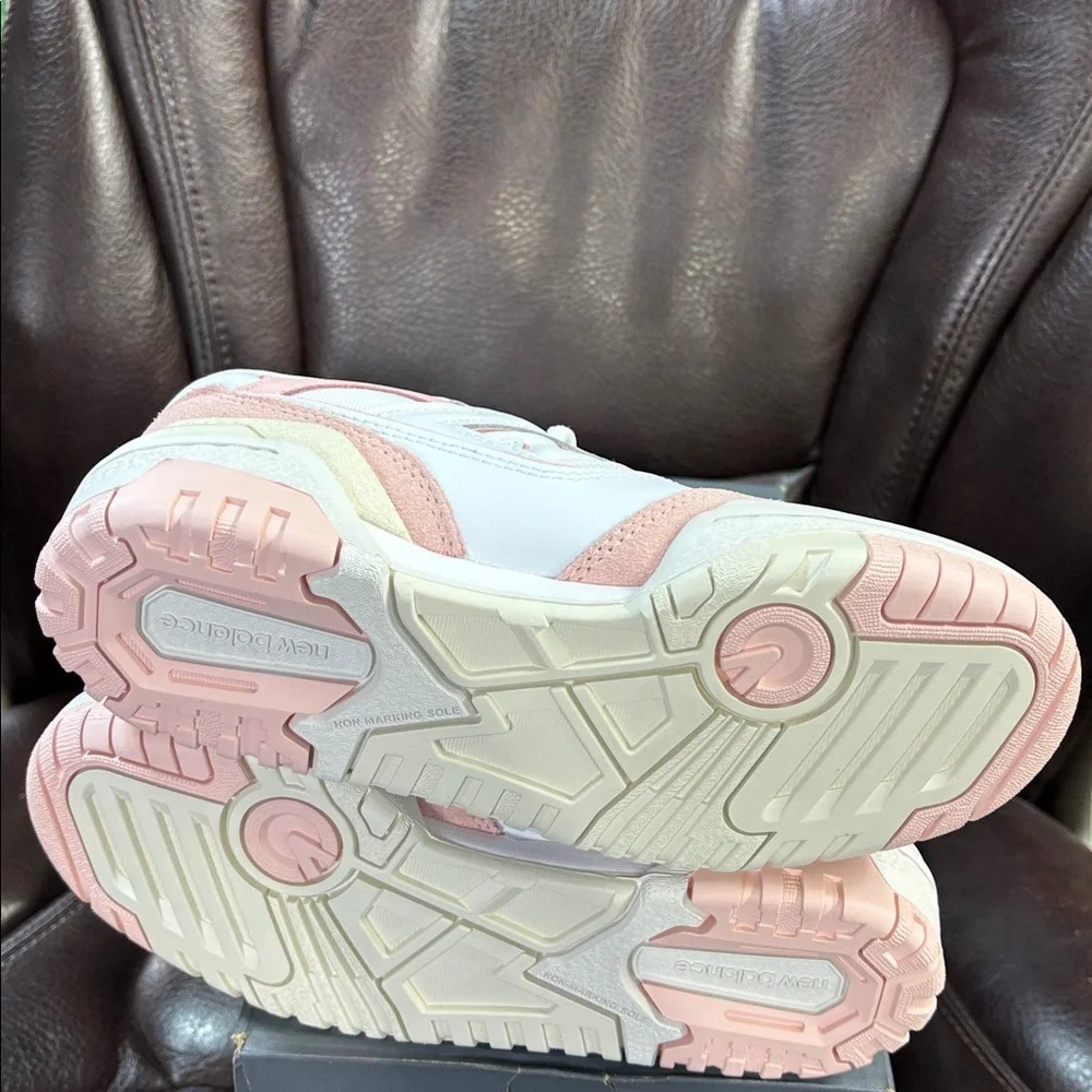 New Balance 550 Athletic Shoe - Big Kid - White / Pink Haze blanc rose 4 1/2 - Picture 6 of 13